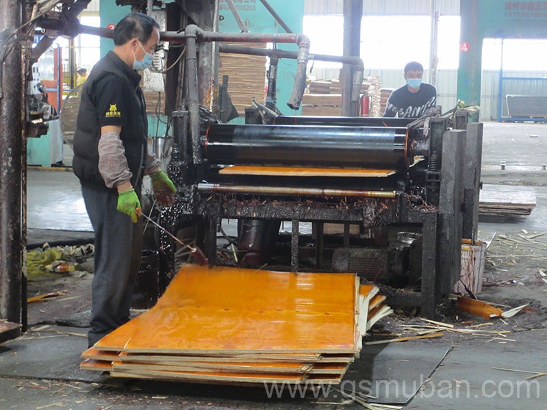 建房模板多少錢一平方?如何選購建筑模板