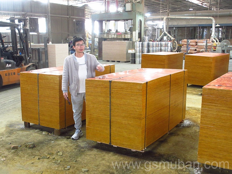 工程上用模板多少一張?建筑模板價格